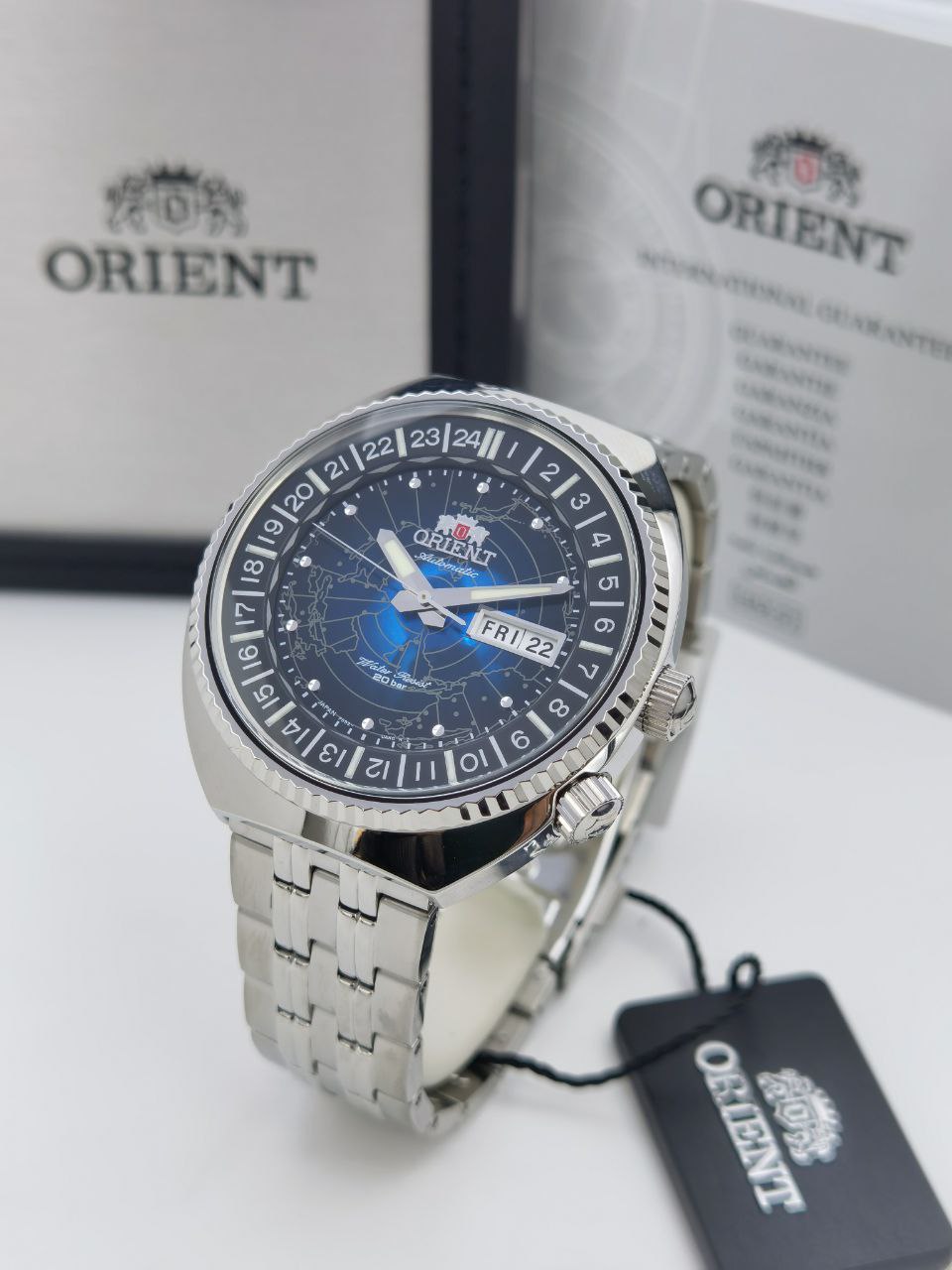 عابر المحيطات: Orient World Map Traveler