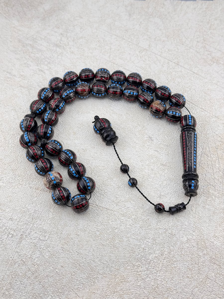 مسبحة فضة مكية مطعّمة بالمينا