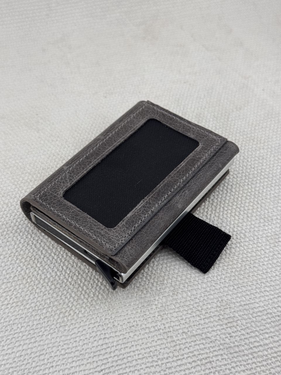 محفظة هويات جلد طبيعي