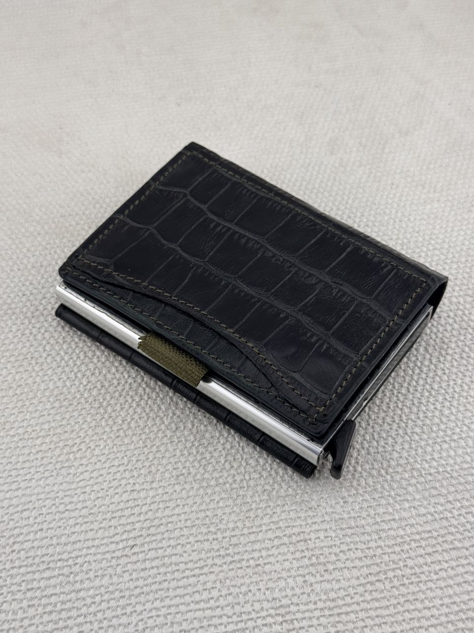 محفظة هويات جلد طبيعي