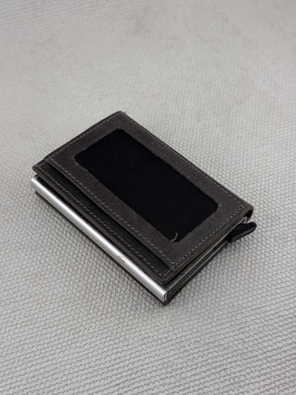 محفظة هويات جلد طبيعي