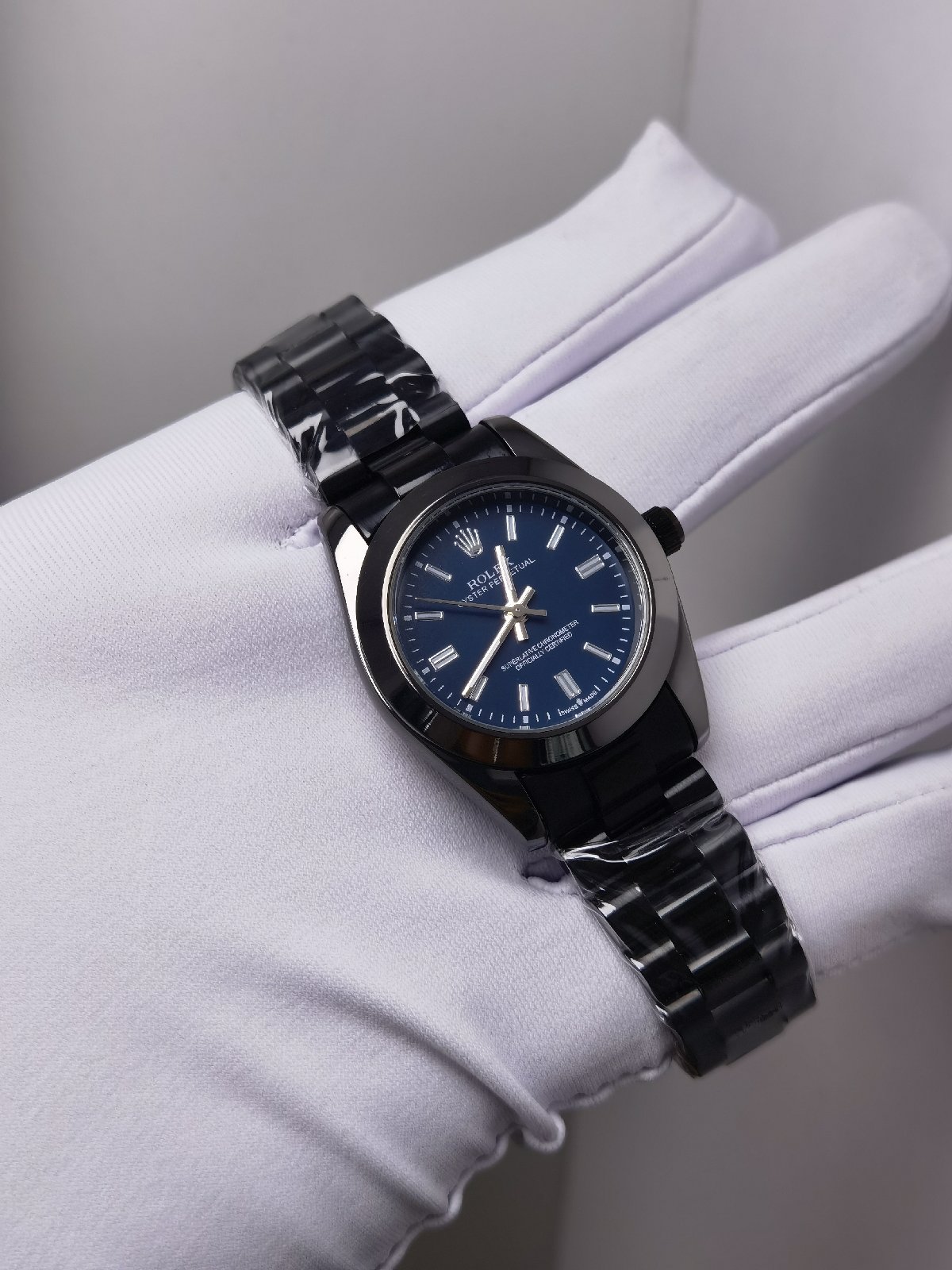 ساعة نسائية W73