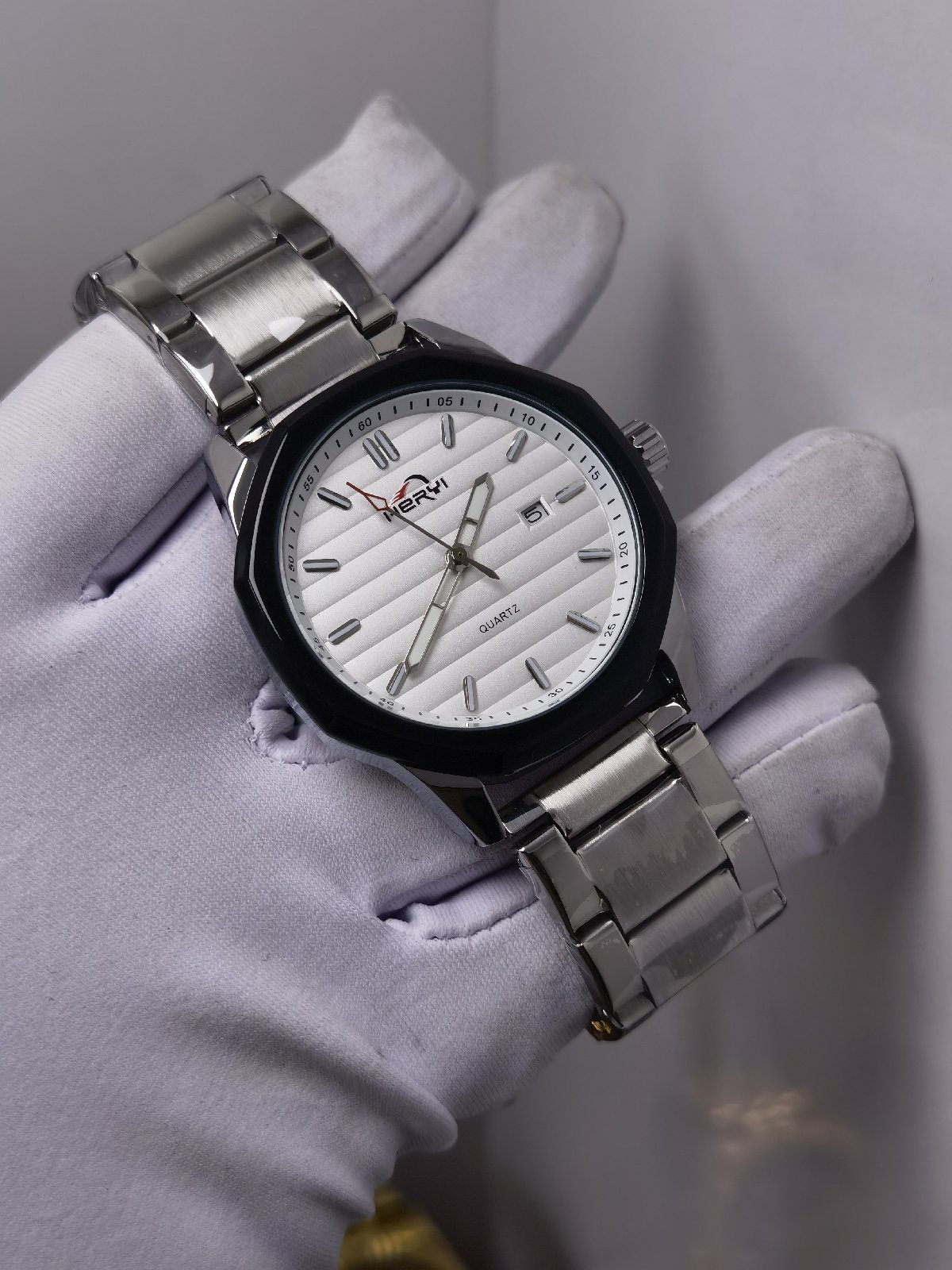 ساعة رجالية M93