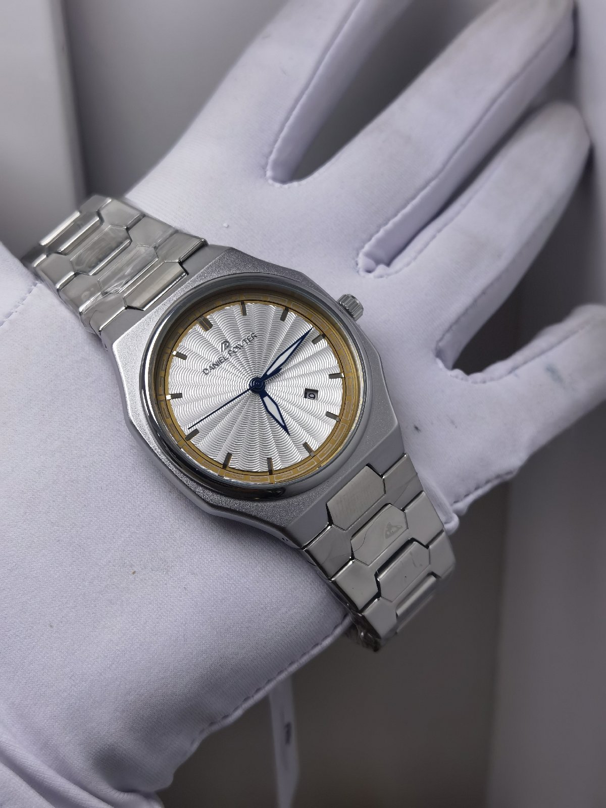 ساعة رجالية M18