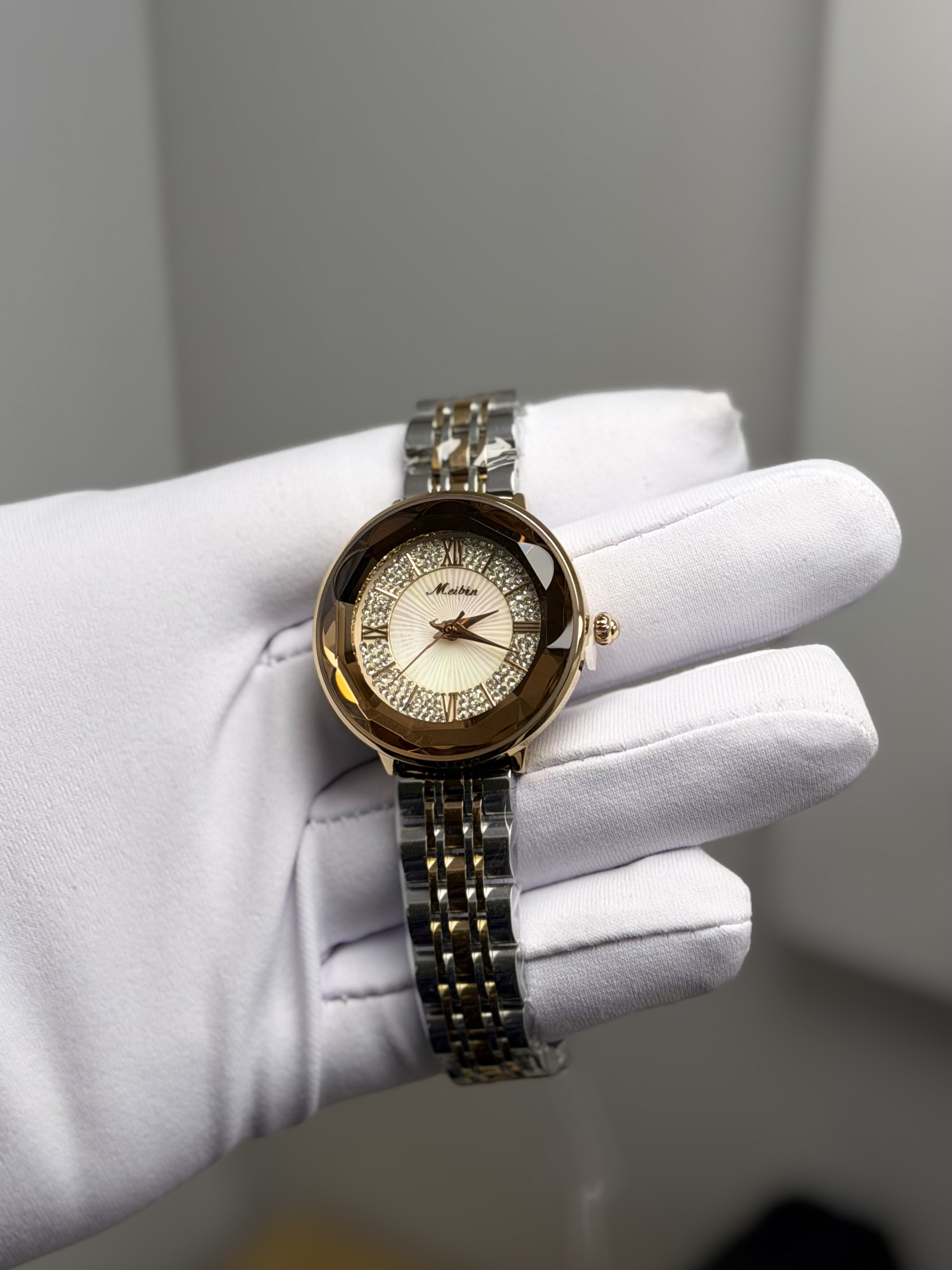 ساعة نسائية W10