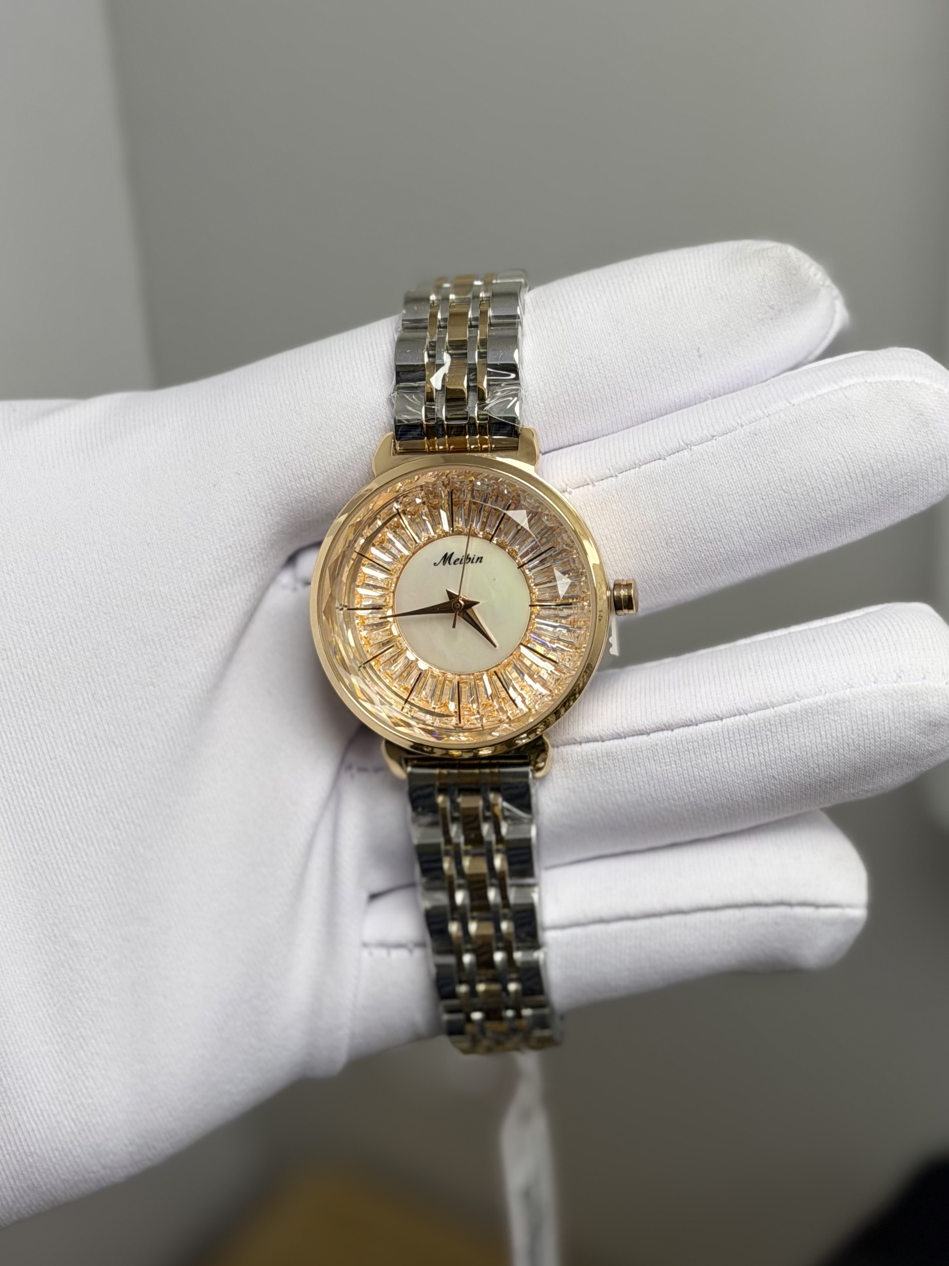 ساعة نسائية W15